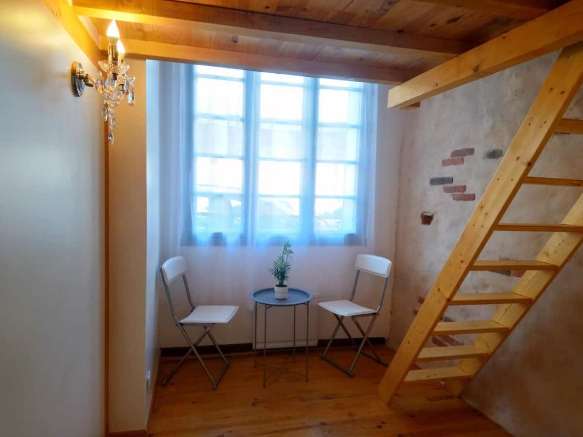 Joli Duplex Avec Balcon Et Vue Sur Place Du Centre Historique ! Foix Exteriör bild